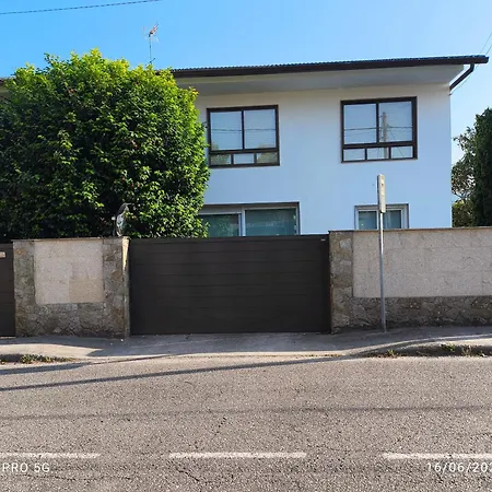 Dom wakacyjny Casa Bembrive *